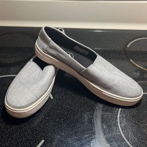 Ladies slip ons
